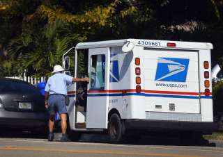 1c6869195-130410-usps-truck-hmed-1120a.nbcnews-ux-2880-1000